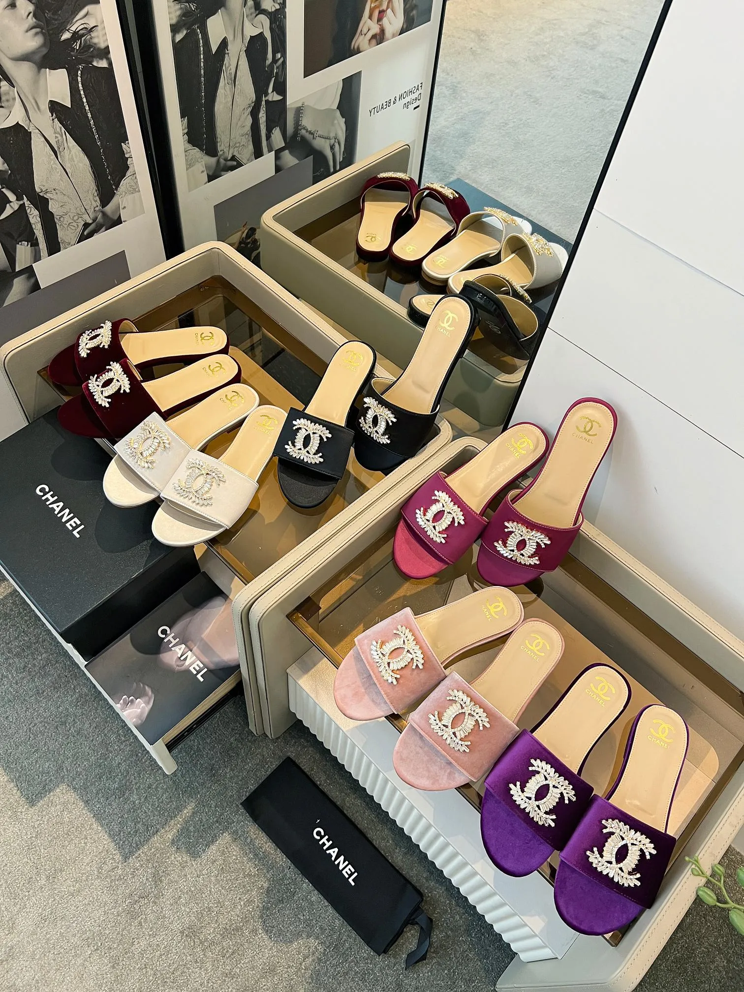 👟👟Ex-factory price 340👟👟 Genuine leather bottom +40 🎉🎉🎉Chanel Xiaoxiang C family sandals series official website synchronization, classic and elegant, casual wear 🌹🌹🌹🌹Original logo~Select imported cowhide and C family custom fabrics, multiple colors for the goddess to choose! ❤️❤️❤️❤️ Code number: 36~40 (customized 35 41 42 43 44 cannot be returned or exchanged)